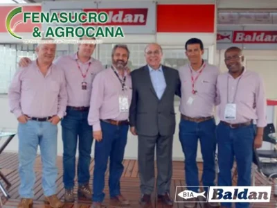 Srs. Paulo, Pablo, Raul, Sinval e Erlei ao lado do Sr. Arnaldo Jardim (Secretário de Estado da Agricultura e Abastecimento de São Paulo).