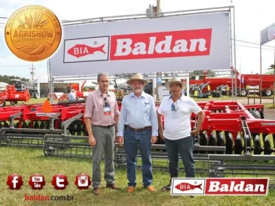 Srs. Renato Mastropietro, Castellani e Walter no stand Baldan.